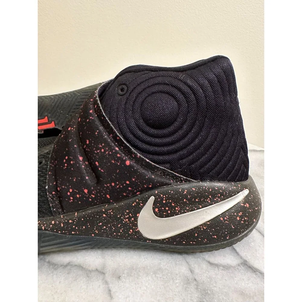 Nike Kyrie Basketball 🏀 Black Speckle Sneakers size 5.5Y (laces‎ not included)